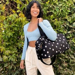 Alice + Olivia fabfitfun daisy duffle bag tote
